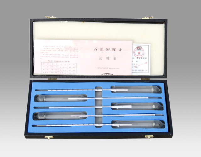 精确测量：石油密度计在石油化工行业中的应用