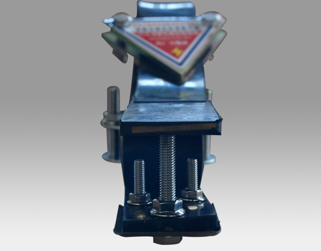 避免静电积聚：导静电橡胶拖地带的创新设计